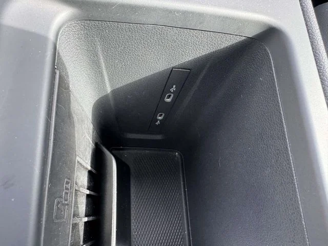 2025 Volkswagen Tiguan SE - Photo 24