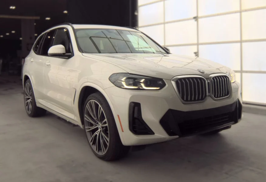 Used 2022 White BMW xDrive30i image 2