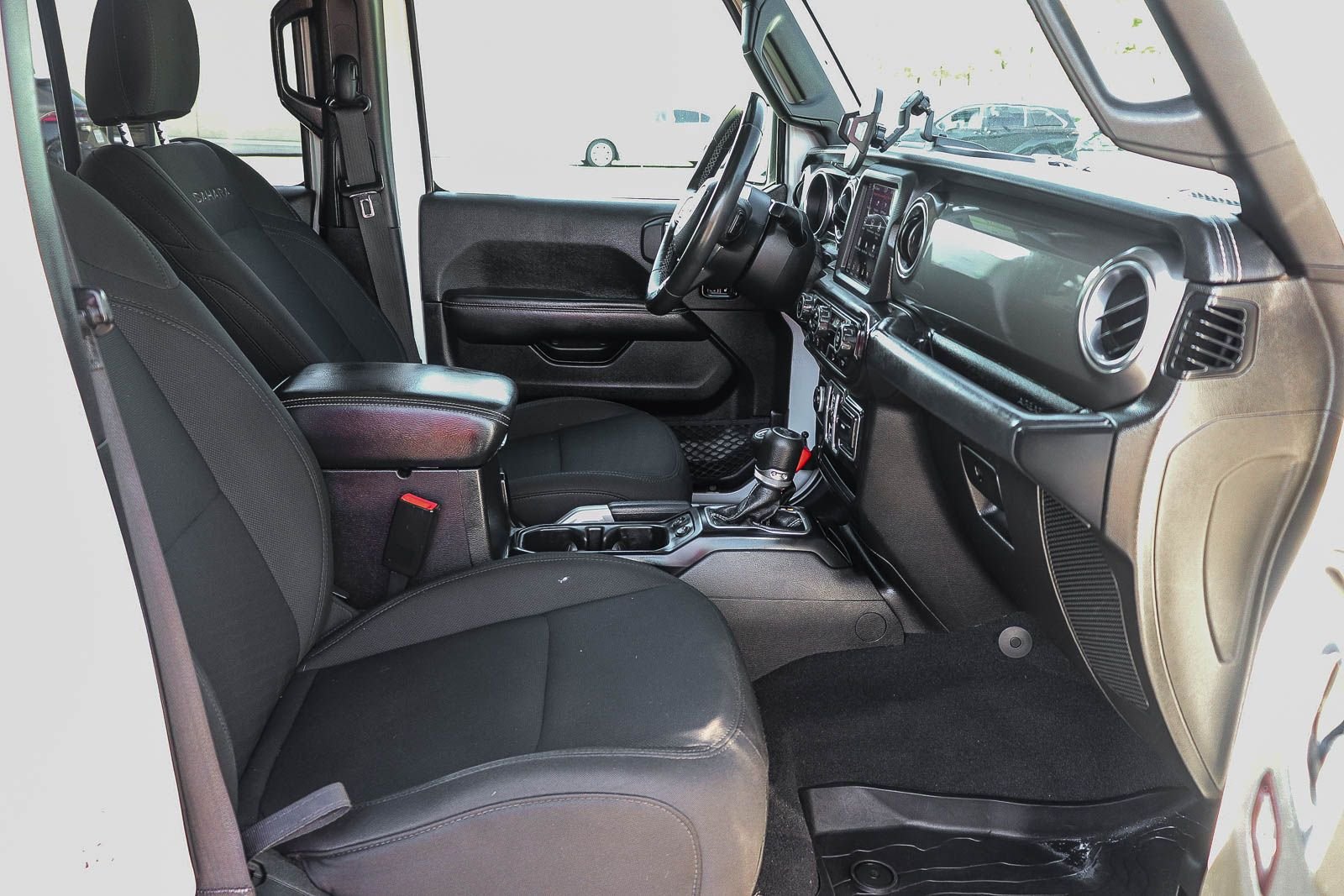 Used 2018 Bright White Clearcoat Jeep Unlimited Sahara image 20