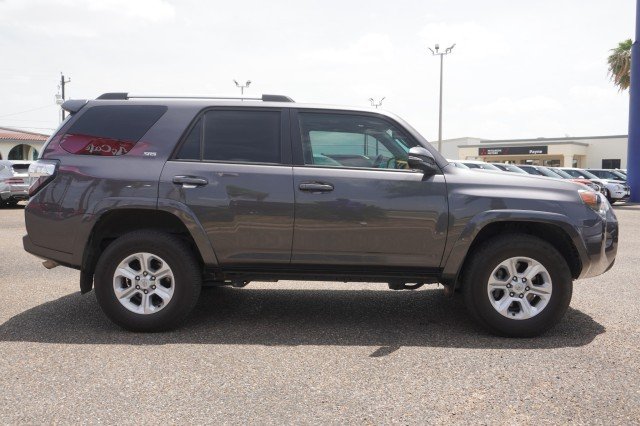Used 2022  Toyota SR5 Premium image 4