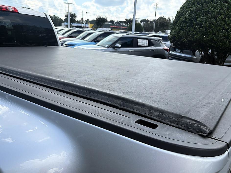 Used 2016 Silver Ice Metallic Chevrolet LT image 11