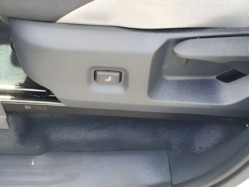 2025 Toyota Tacoma TRD Sport - Photo 29