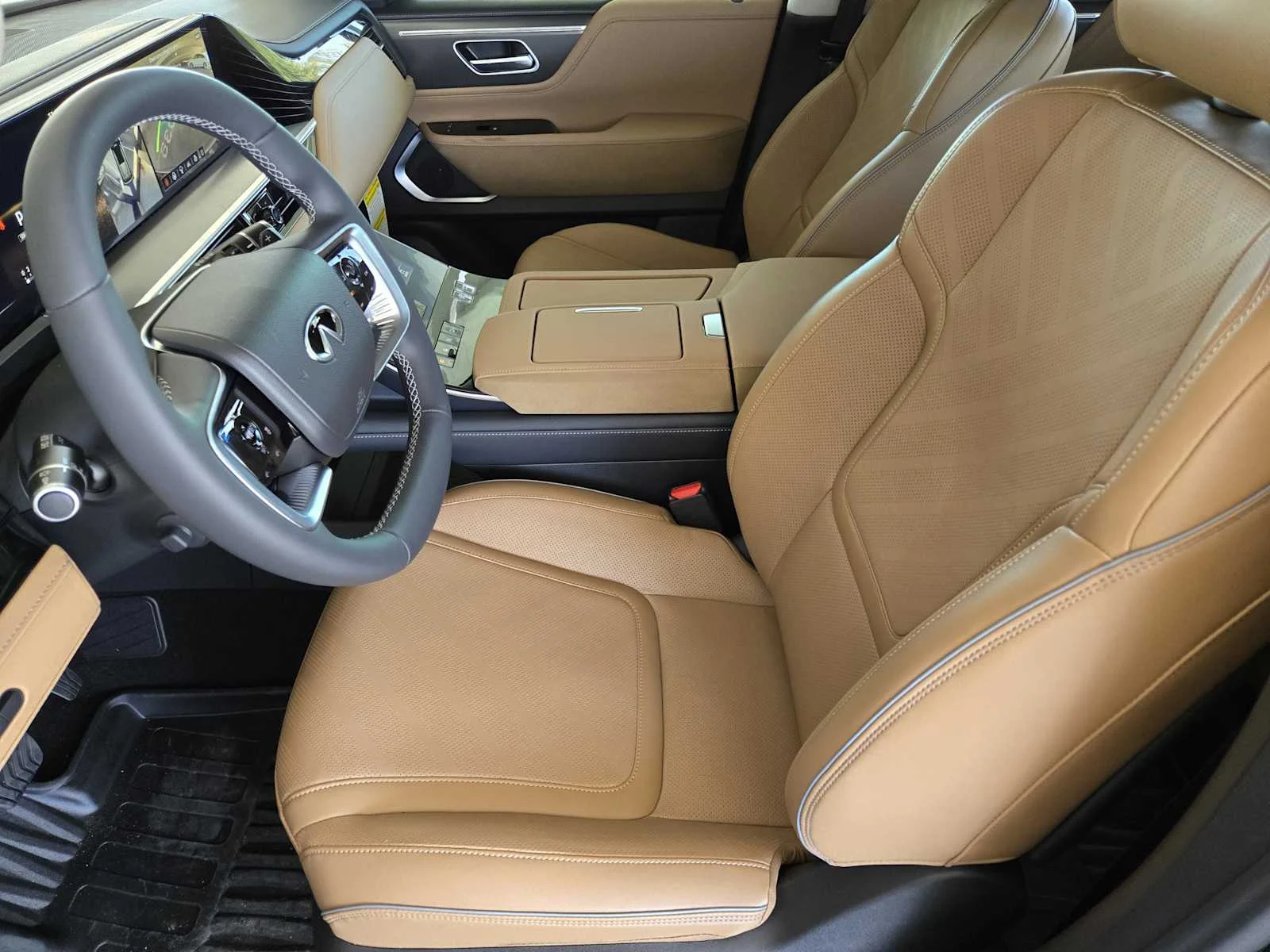 New 2026 BLACK OBSIDIAN INFINITI Luxe 2WD image 8
