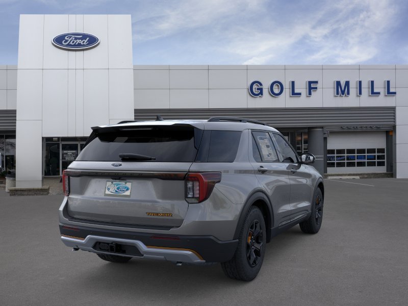 New 2026 Carbonized Gray Metallic Ford Tremor image 8