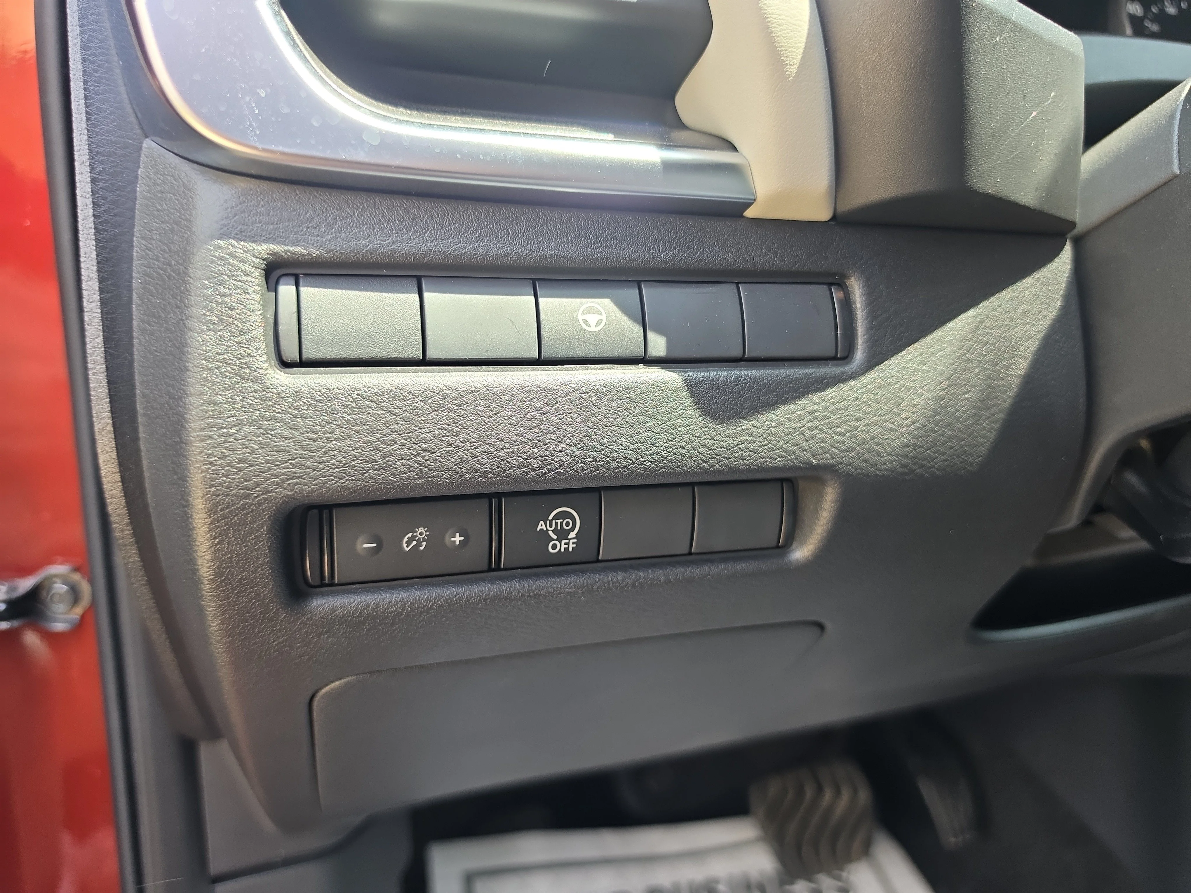 Used 2023 Scarlet Ember Tintcoat Nissan SV image 18