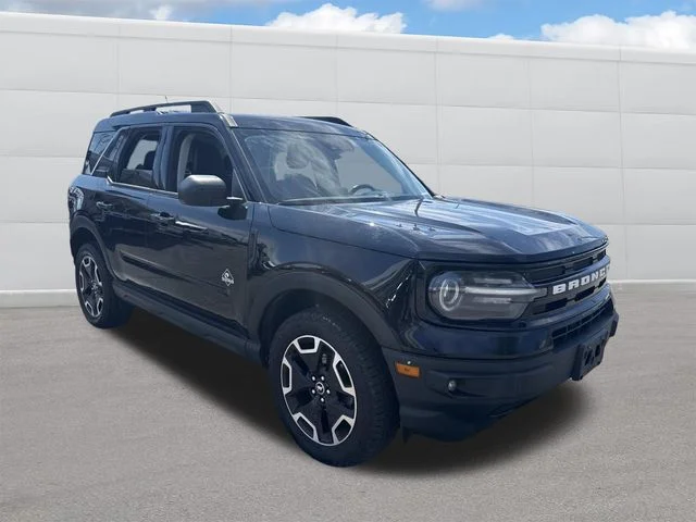 Used 2021 Black Ford Outer Banks image 9
