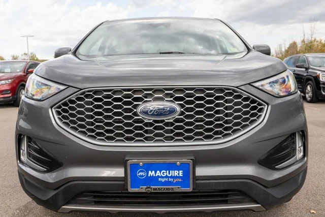 Used 2023 Gray Ford SEL image 3