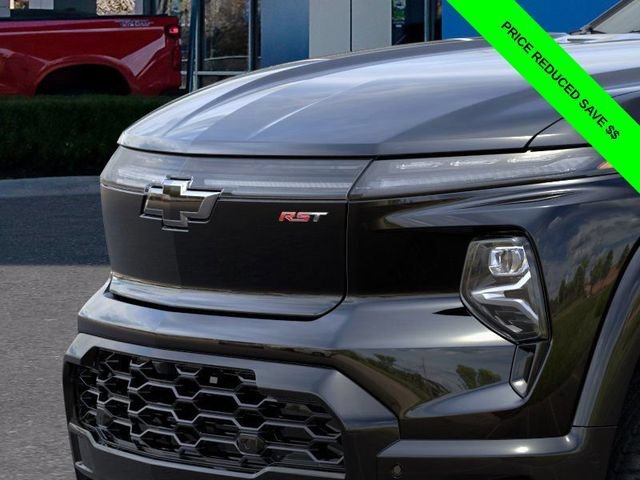 2024 Chevrolet Silverado EV RST - Photo 13