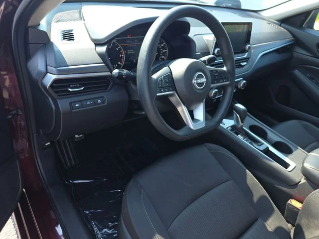 Used 2025 Red Nissan 2.5 SV image 16