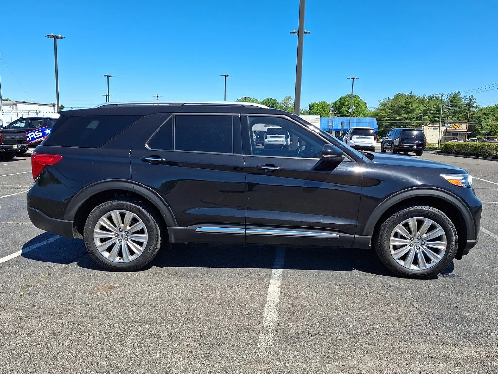 Used 2020 Black Ford Limited image 13