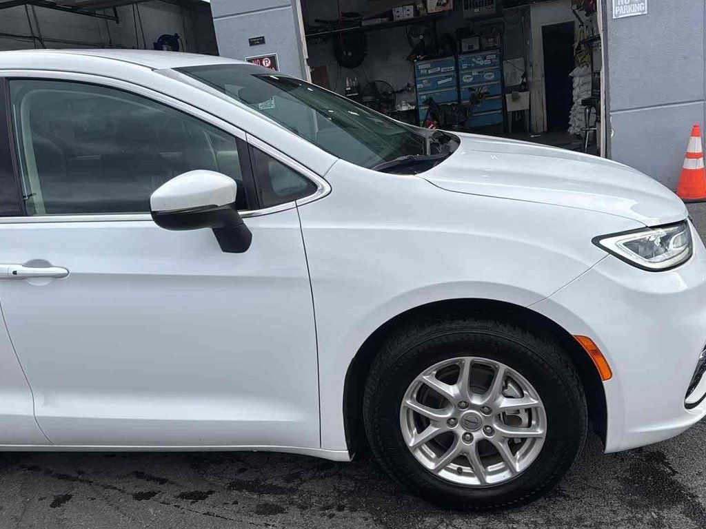 Used 2023 White Chrysler Touring L image 10