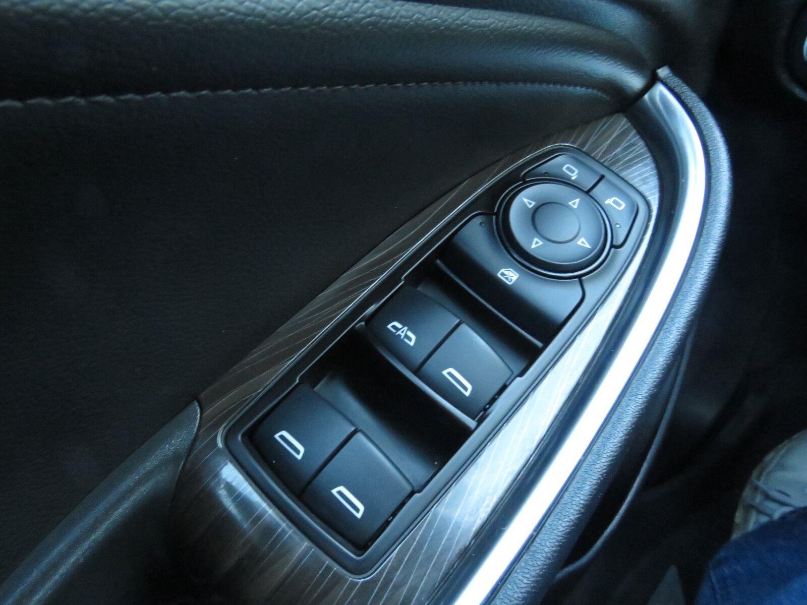 Used 2025 Mosaic Black Metallic Chevrolet LT image 31