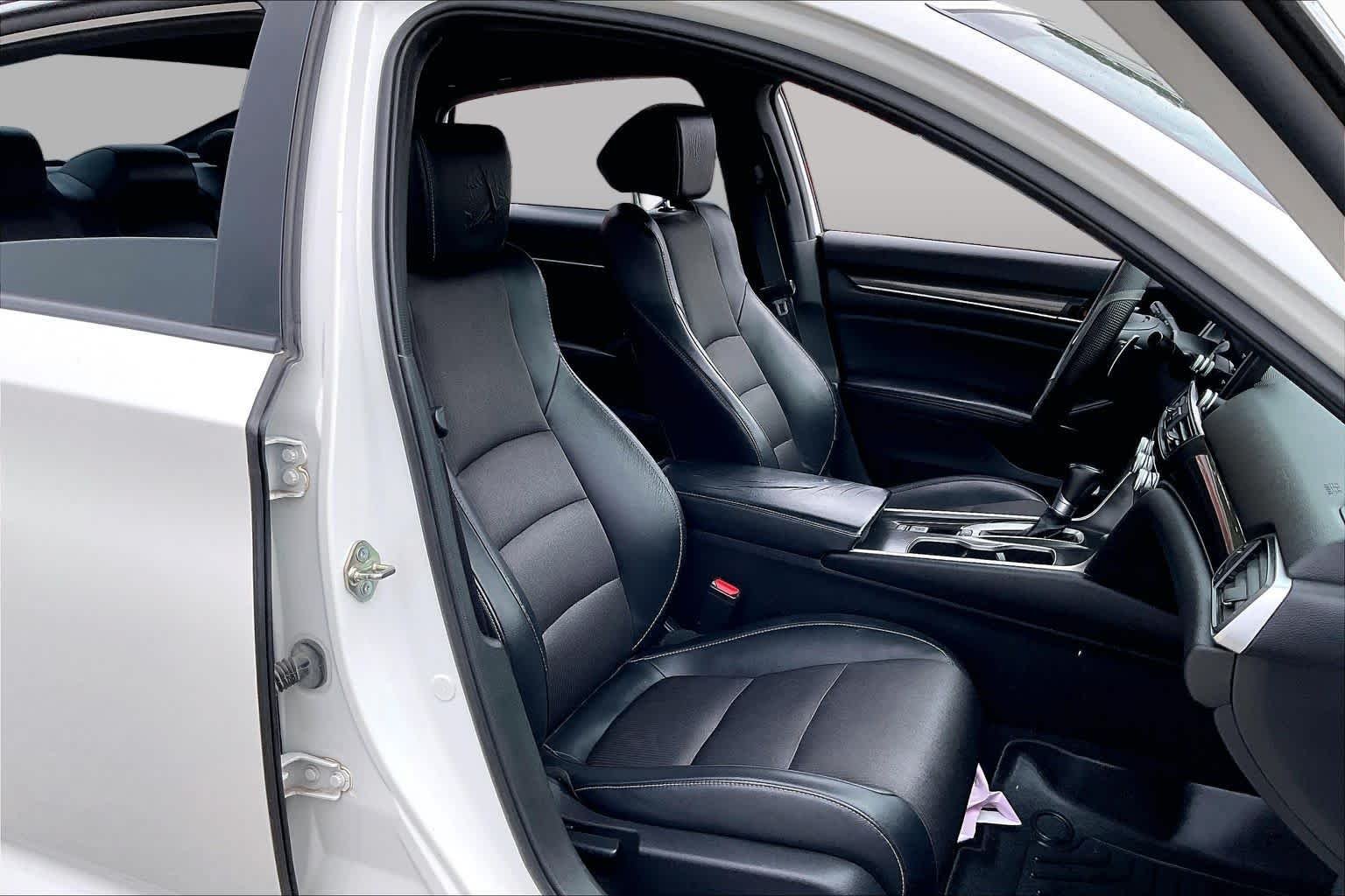 Used 2018 Platinum White Pearl Honda Sport 1.5T image 9