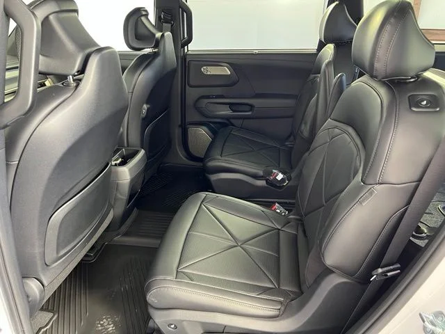 New 2027 White Kia SX image 34