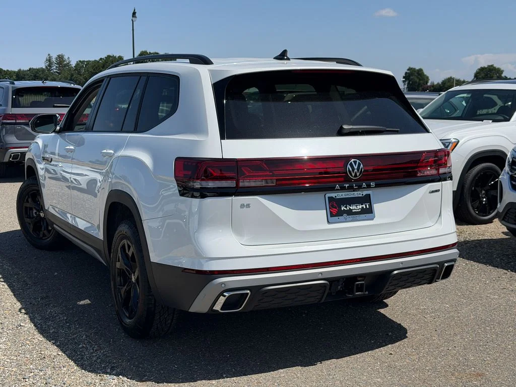 New 2026 Opal White Pearl Volkswagen 2.0T Peak Edition image 11