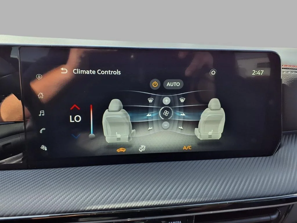 Used 2025 White Nissan SR image 8