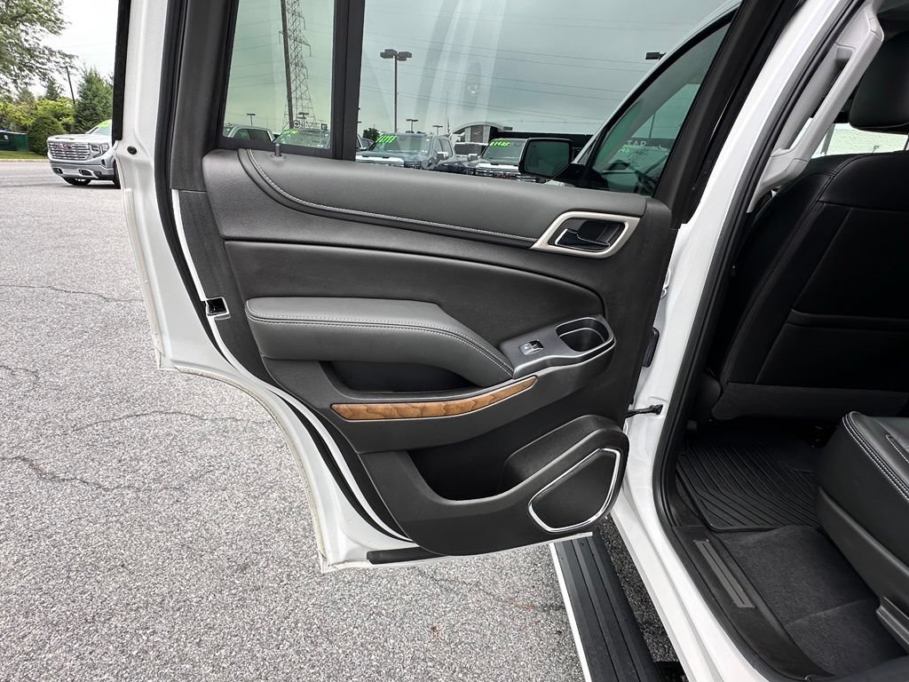 Used 2020 WHITE FROST TRICOAT GMC Denali image 28