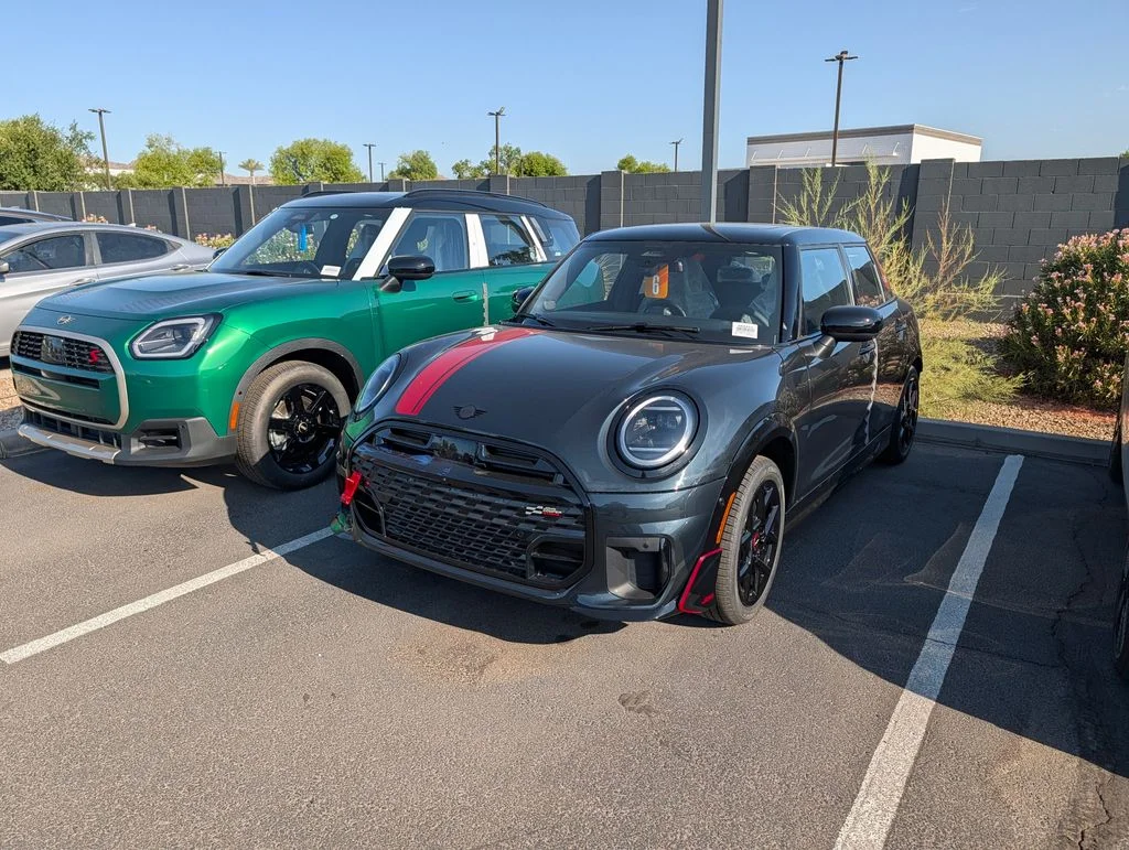 New 2026 Legend Grey Metallic MINI Iconic image 1