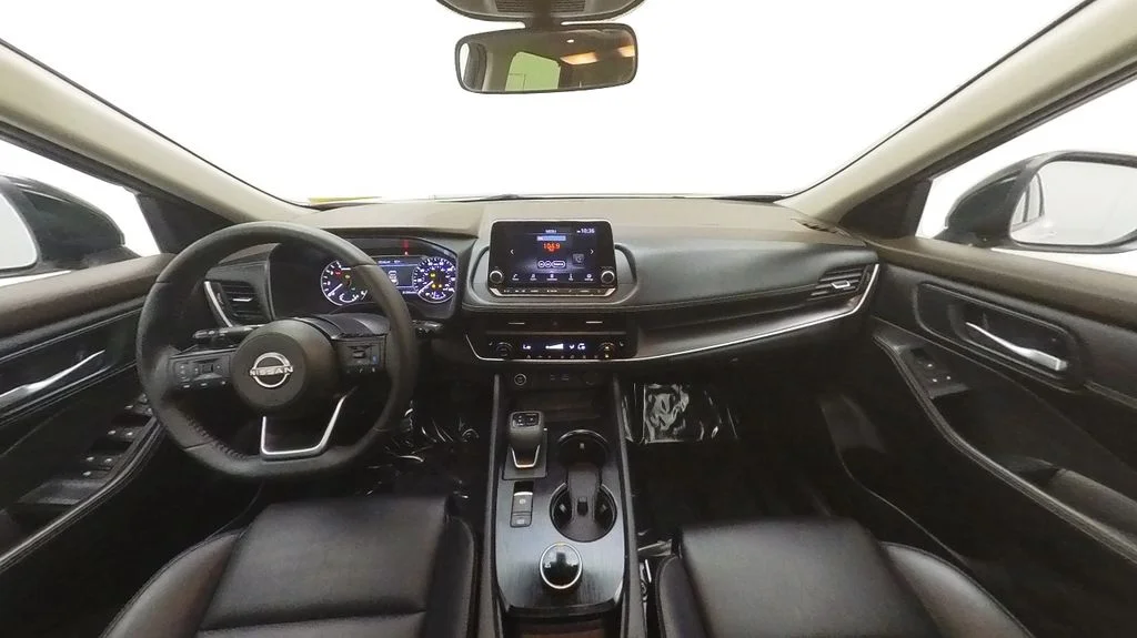 Used 2023 White Nissan SV image 29