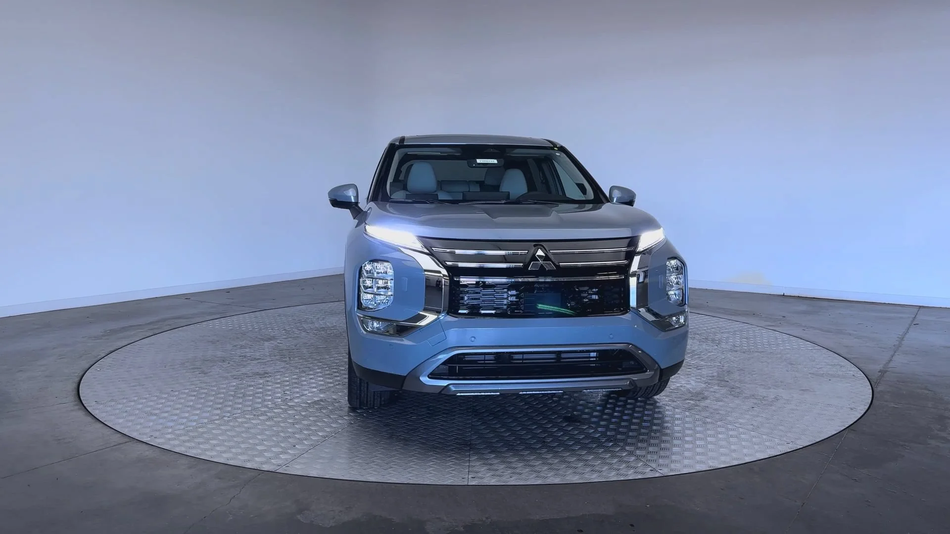 New 2026 Moonstone Gray Metallic Mitsubishi SE image 3