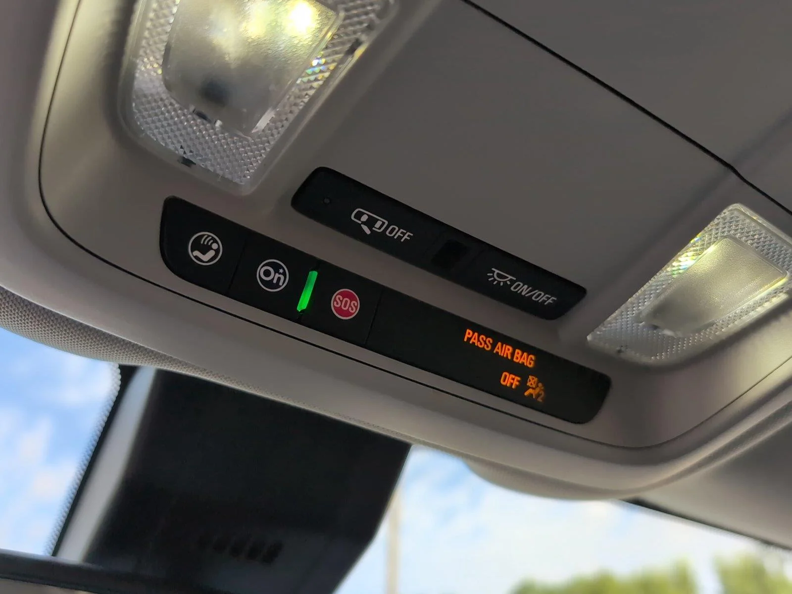Used 2024 Summit White GMC SLE image 22