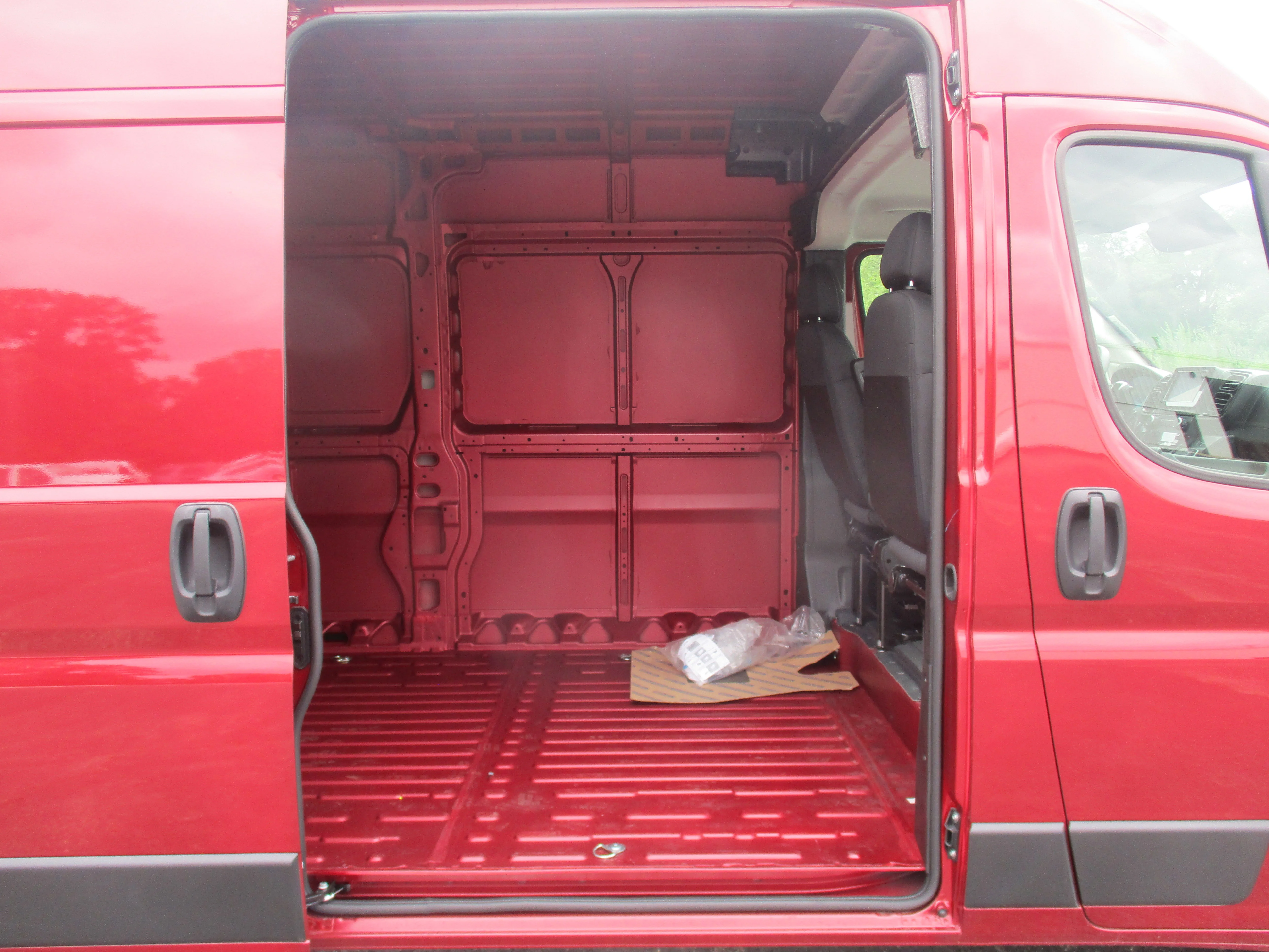 New 2026 Deep Cherry Red Crystal Pearl-Coat Exterior Paint RAM Tradesman 2500 High Roof 159 WB image 15
