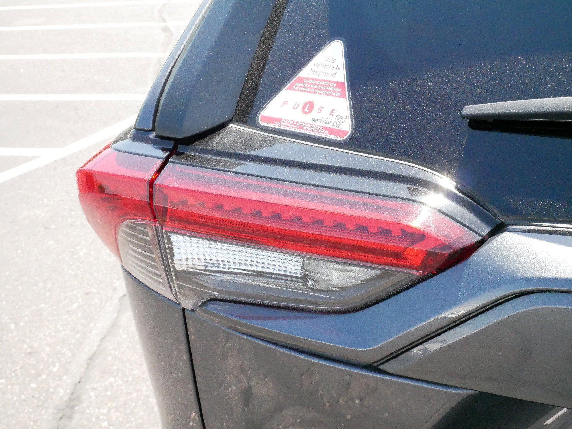 Used 2022 MAGNETIC GRAY M Toyota XLE image 17