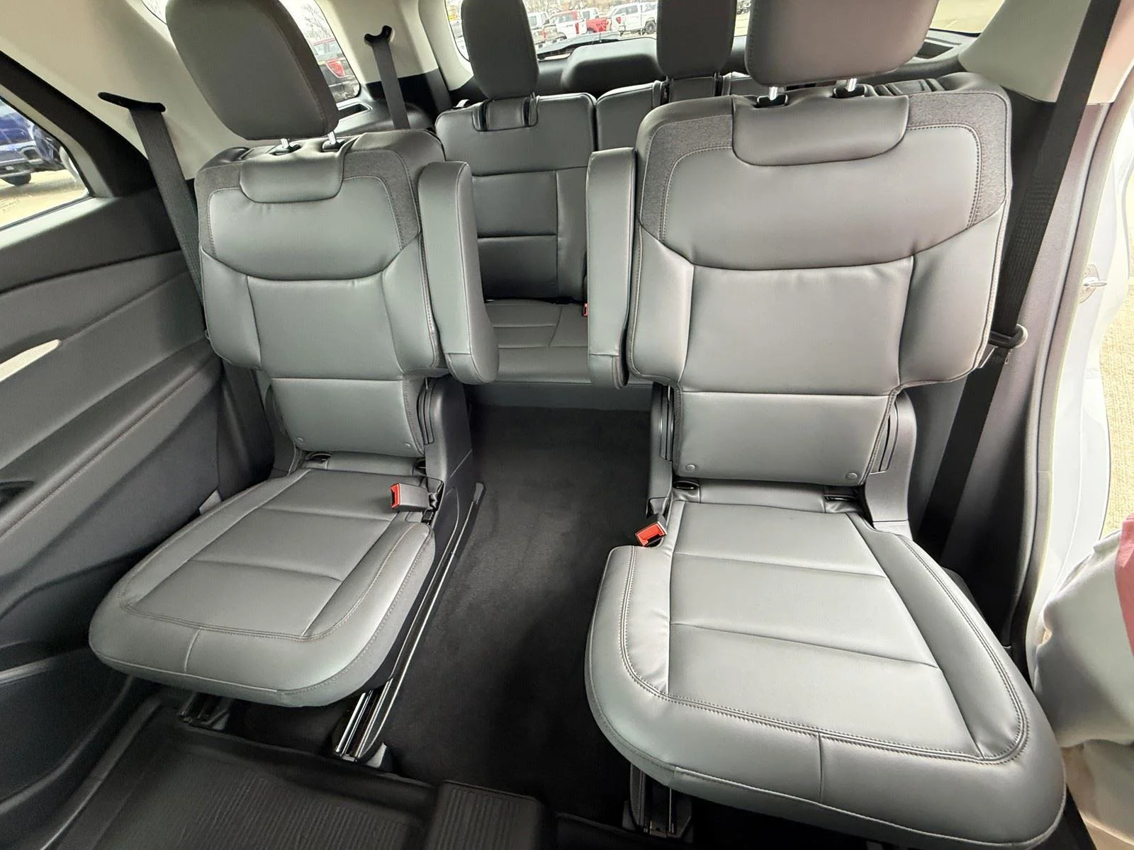 New 2026 Space White Metallic Ford Active w/100A Pkg image 33