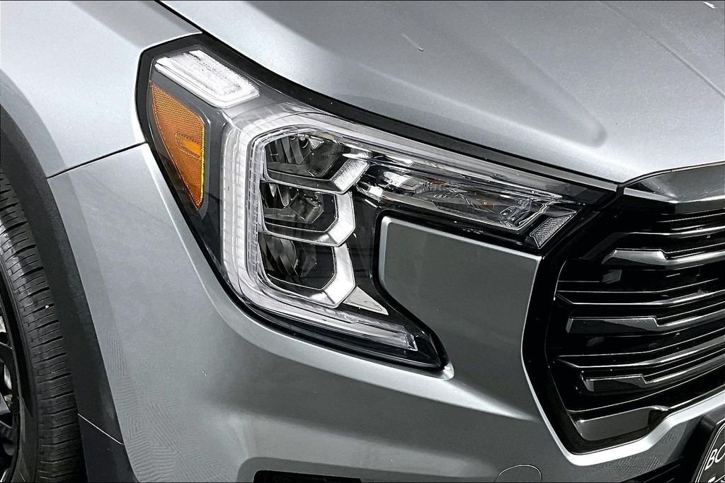 Used 2023 Silver GMC SLE image 29