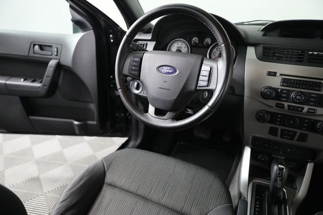 2010 Ford Focus SE - Photo 18