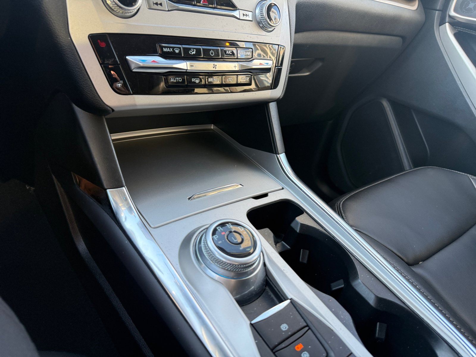 Used 2023 White Metallic Ford XLT image 19