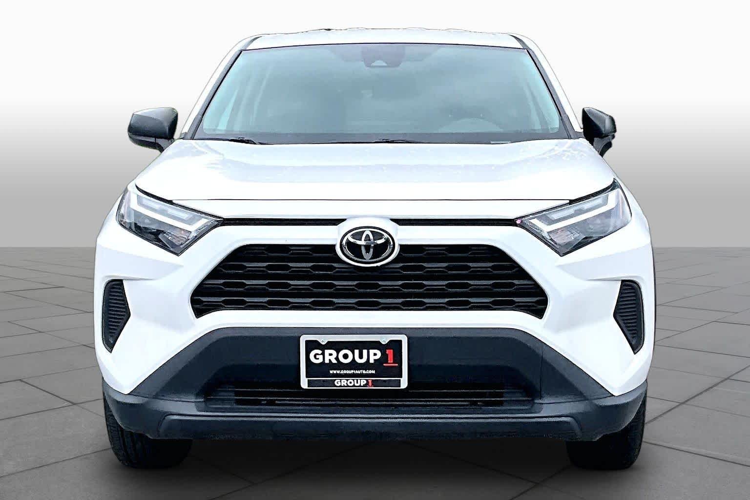 Used 2023 Ice Cap Toyota LE image 4