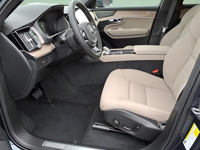 2026 Volvo XC90 Plus - Photo 14