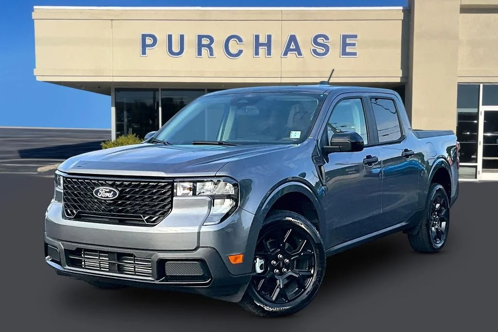 New 2026 Carbonized Gray Metallic Ford XLT image 2