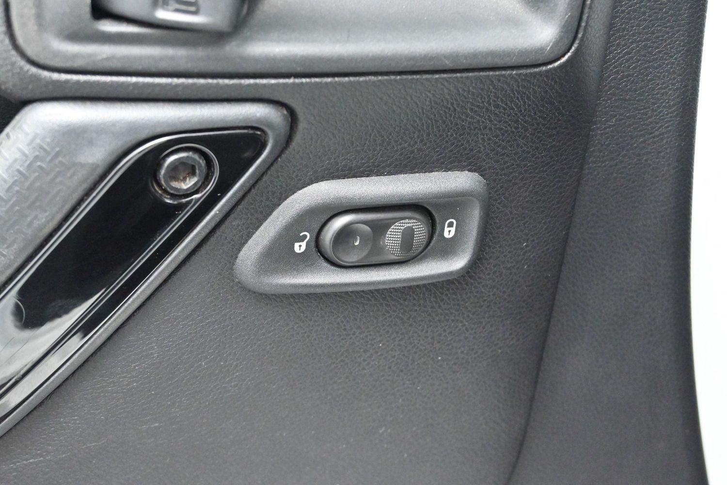 Used 2015 Bright White Clearcoat Jeep Altitude image 11
