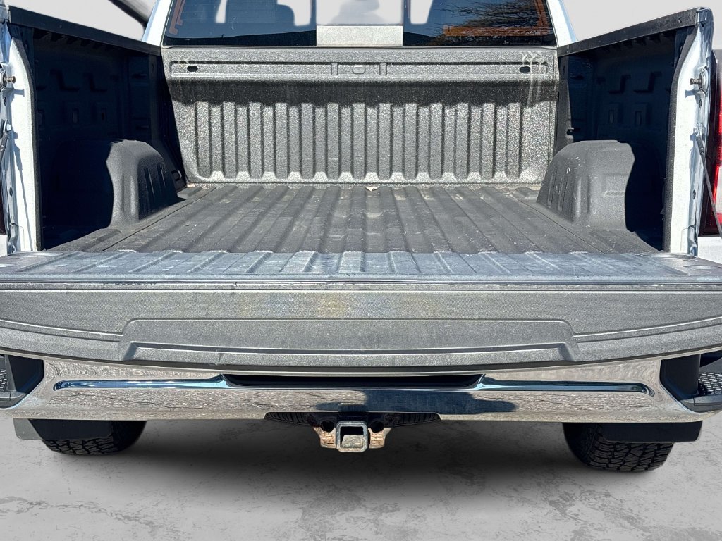 Used 2019 Silver GMC SLE image 9