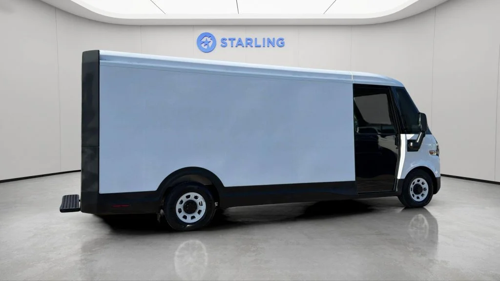 Used 2024 Oyster White BrightDrop EJY image 12