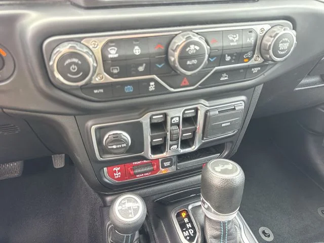 Used 2022 White Jeep Unlimited Rubicon 4xe image 28
