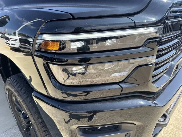 New 2027 Diamond Black Crystal Pearl-Coat Exterior Paint RAM Laramie image 29