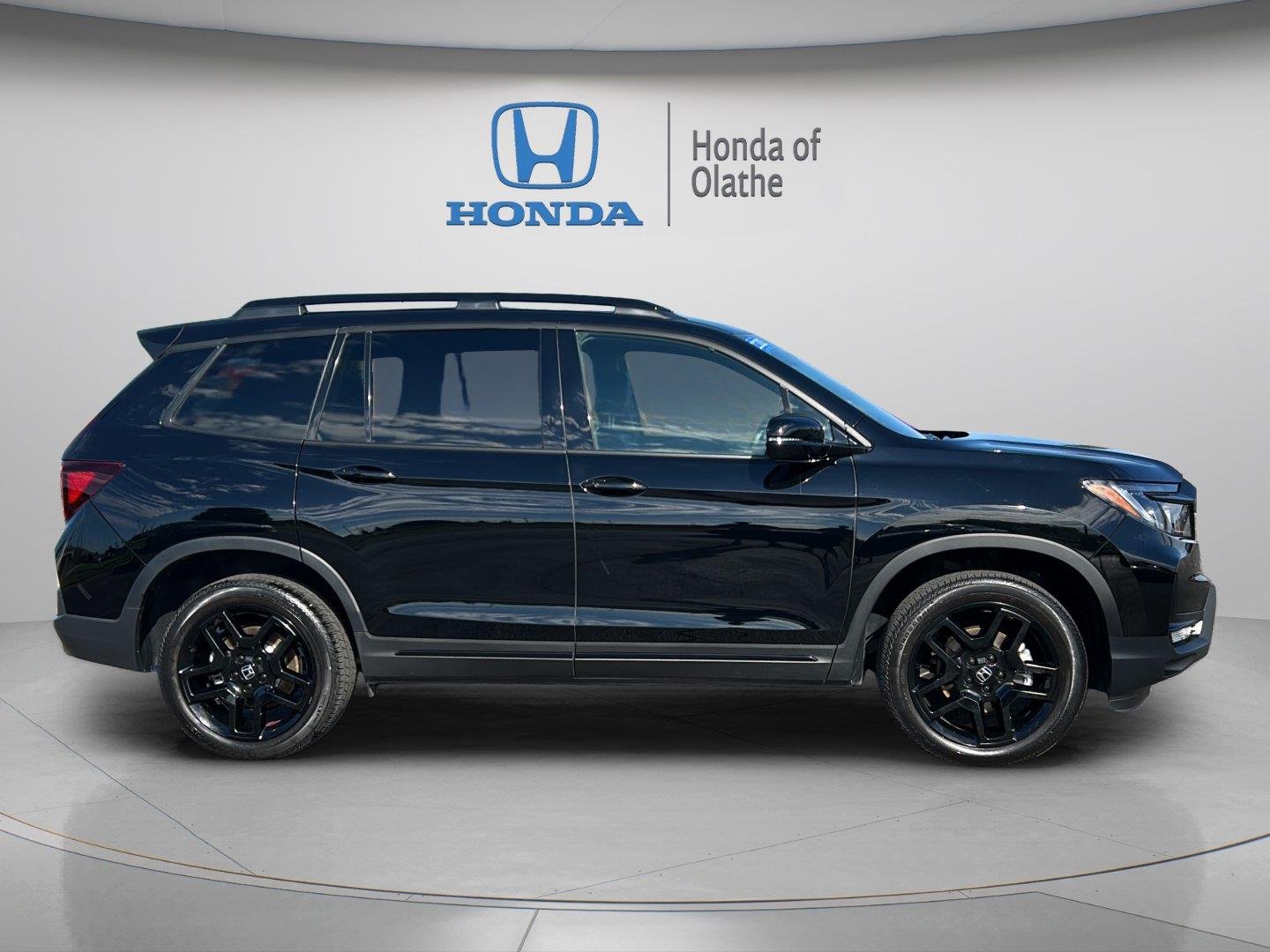 Certified 2025 Honda Passport Black Edition with VIN 5FNYF8H82SB002606 for sale in Kansas City