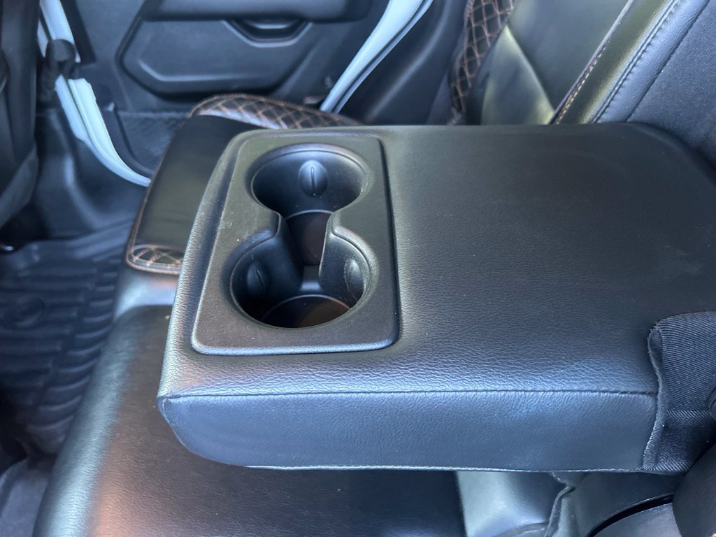 Used 2022 White Jeep Overland image 27