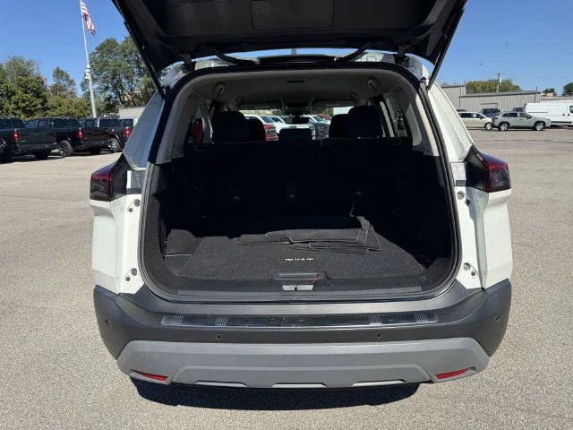 Used 2023 White Nissan SV image 15