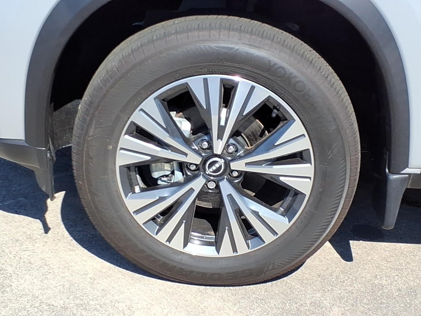 Used 2023 Brilliant Silver Metallic Nissan SV image 4