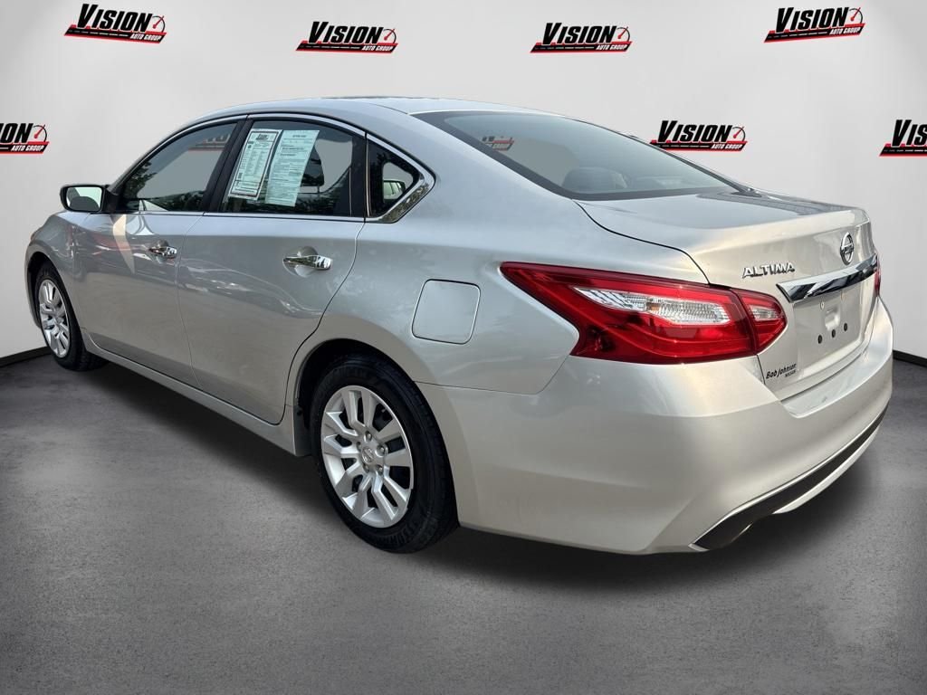 Used 2017 Silver Nissan 2.5 S image 7