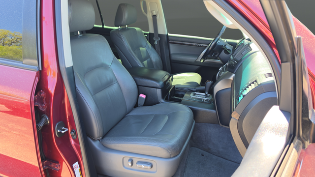 Used 2008 Red Toyota Base image 25