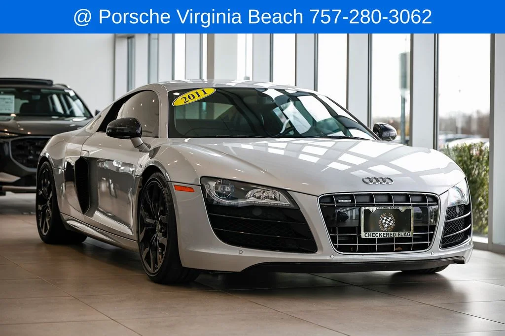 2011 Audi R8 5.2 quattro R tronic's photo