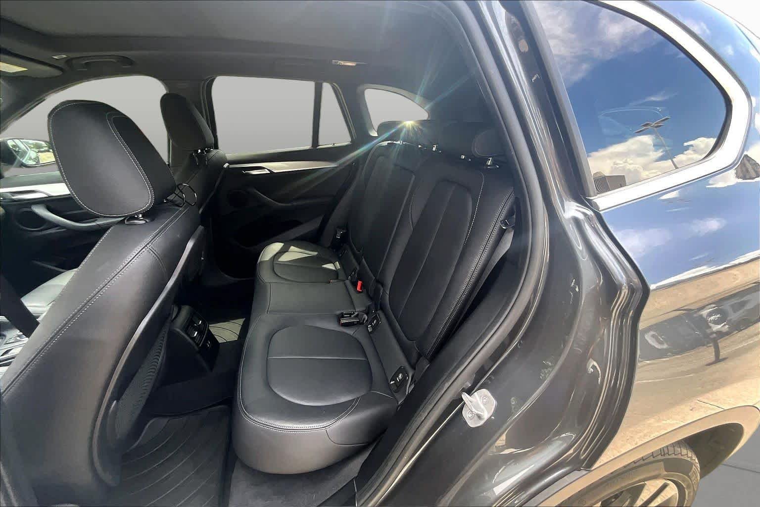 Used 2020 Mineral Gray Metallic BMW sDrive28i image 17