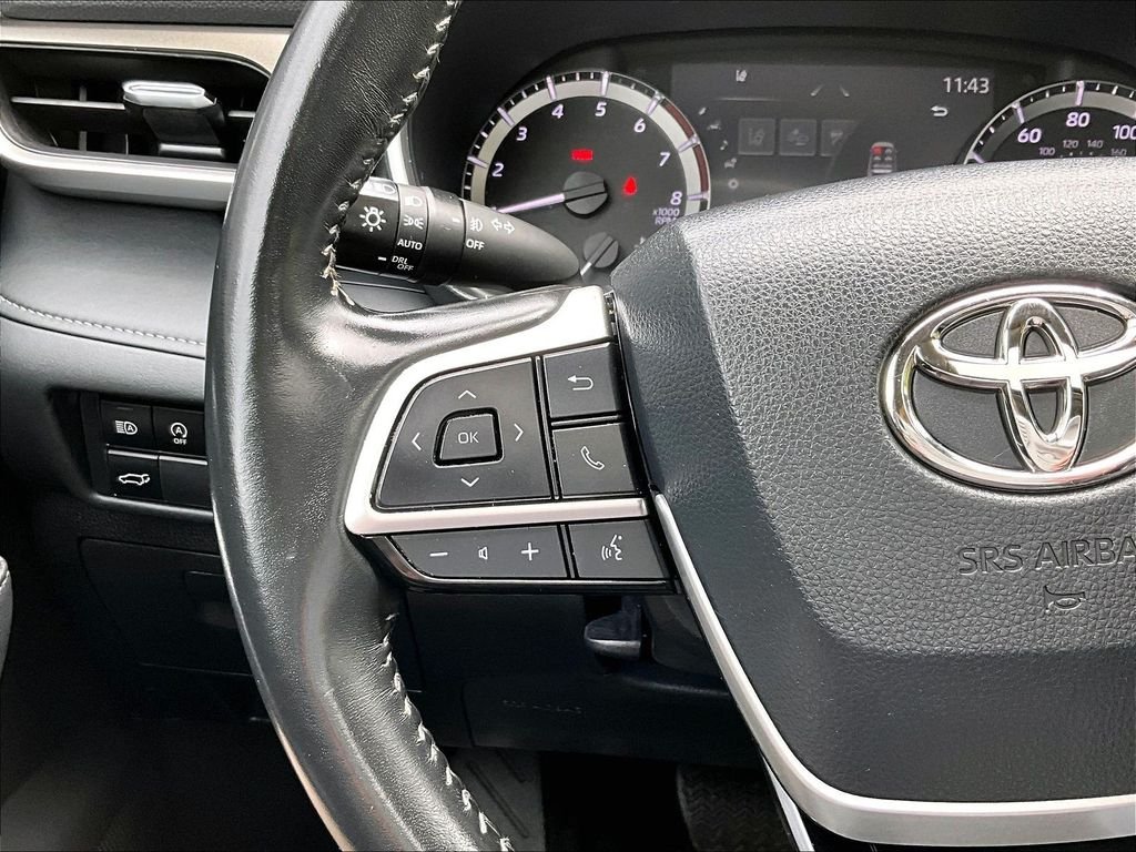 Used 2023 Black Toyota XLE image 19