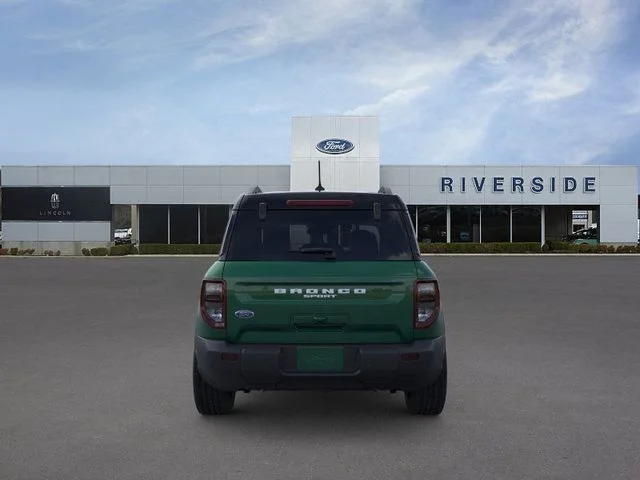 New 2025 Eruption Green Metallic Ford Outer Banks® image 5