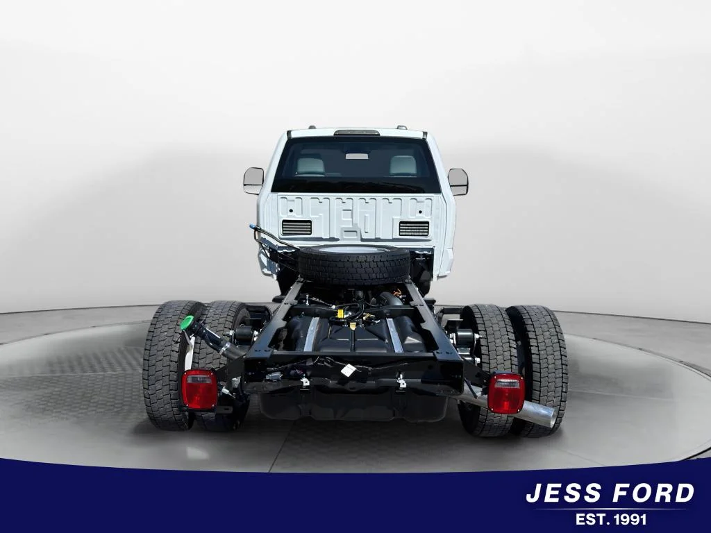 New 2026 Oxford White Ford F-550® XL image 2